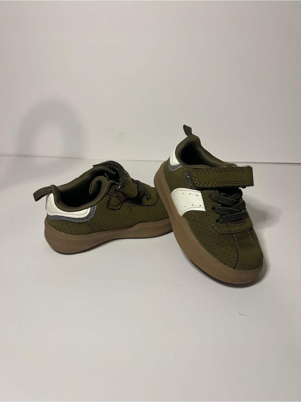 OshKosh B'gosh Olive Green and White Toddlers' Velcro Sneakers